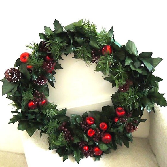Christmas Wreath - Apples / Pine Cones / Berries / Holly Leaves / Pine Sprigs